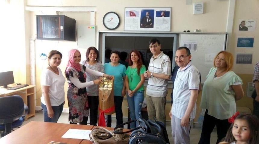 Okul K&uuml;t&uuml;ğ&uuml;ne Birincilik &Ccedil;ivisini 18 Yıl Sonra &Ccedil;aktı