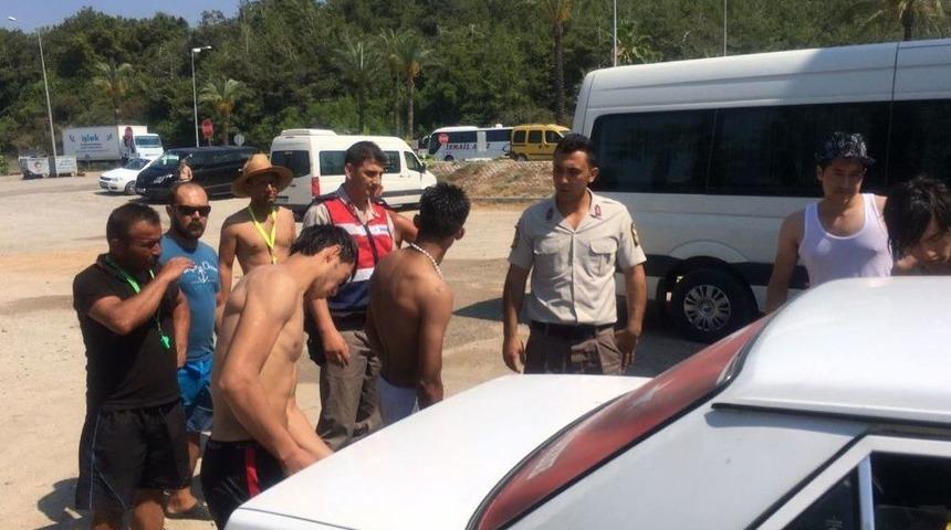 Plajda K&uuml;&ccedil;&uuml;k Kıza Taciz İddiası: 5 Suriyeli Yakalandı