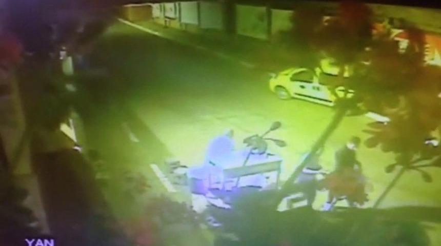 (&ouml;zel Haber) Bonzai İ&ccedil;en Taksici &Ouml;n&uuml;ne Geleni Ezdi