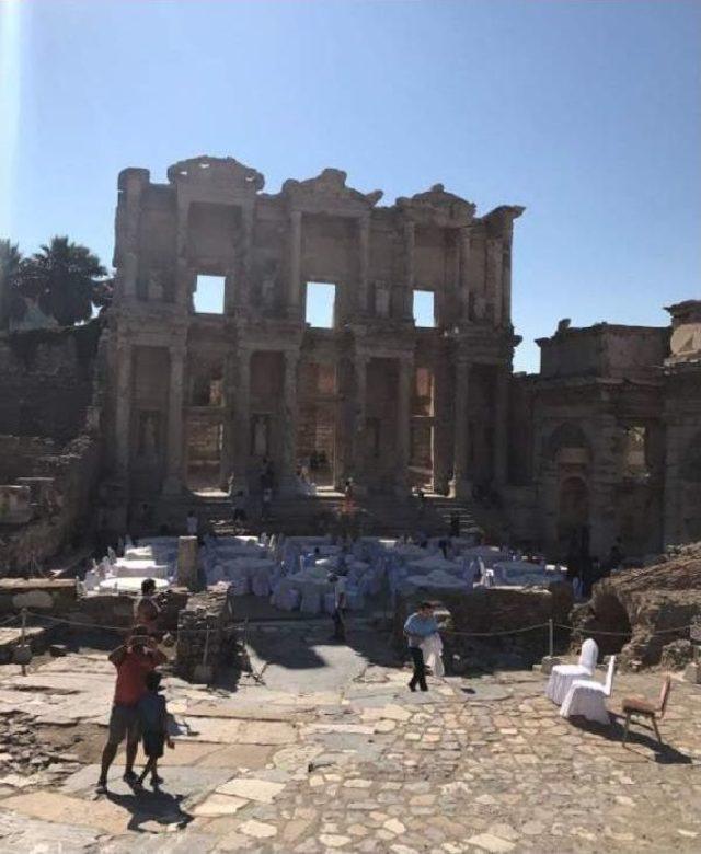 Efes Antik Kenti'nde Düğün Yapıldığı Iddiası Tartışma Yarattı