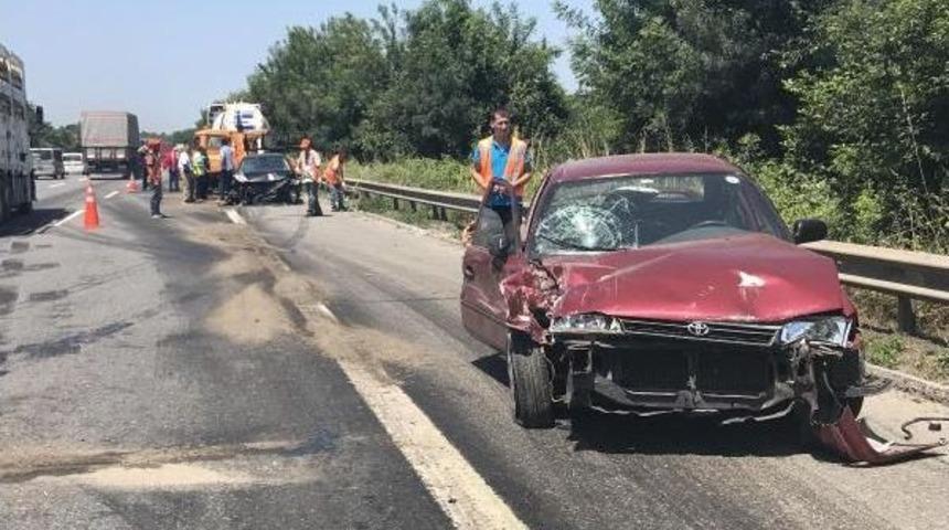 2 Otomobil Tankere &Ccedil;arptı: 1 Yaralı