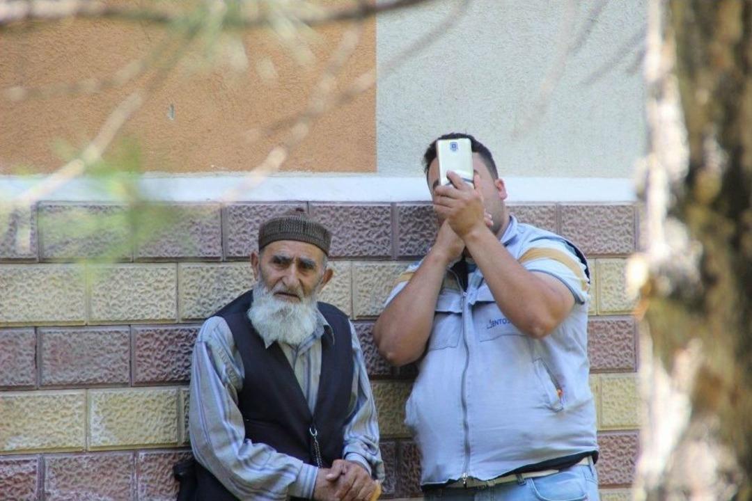 7&rsquo;den 70&rsquo;e Herkes İntihar Girişimini Seyretmek İ&ccedil;in Koştular