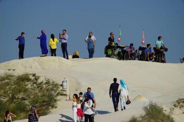 Bisikletle Dünya Turuna Çıkan 4 Genç Kapadokya’Dan Geçti