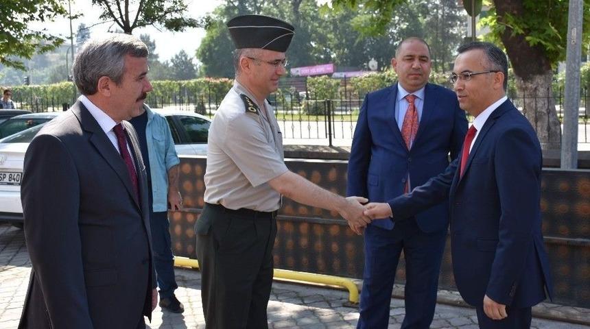 Karab&uuml;k Valisi Kemal &Ccedil;eber G&ouml;revine Başladı