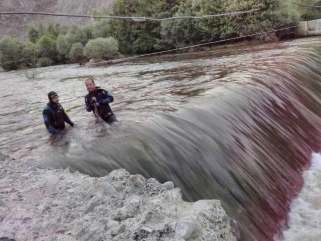 Melan Çayı’Nda Kaybolan Genç 3 Gündür Aranıyor