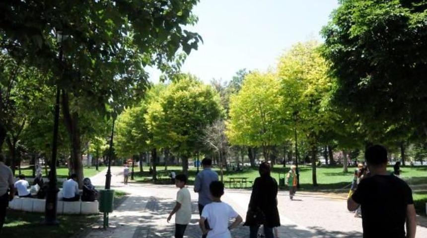 Gaziantep&rsquo;Te Bunaltıcı Sıcaklar Etkili Oluyor