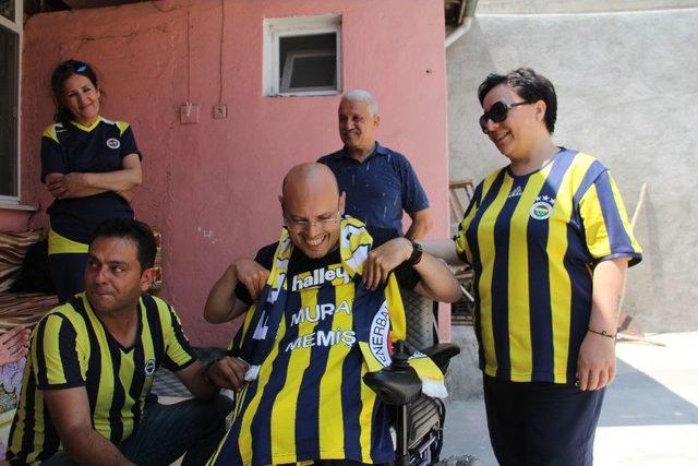 Fenerbahçe Taraftarından Örnek Davranış