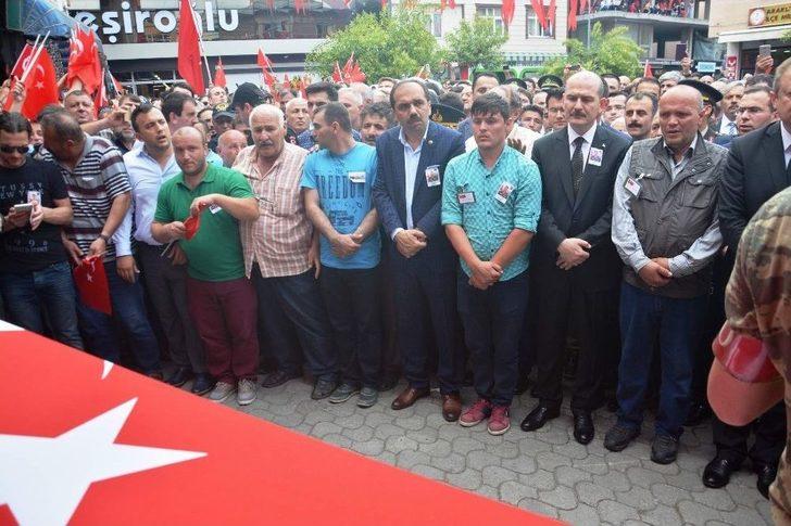 Şırnak’ta Şehit Olan Trabzonlu Asker Son Yolculuğuna Uğurlandı G3