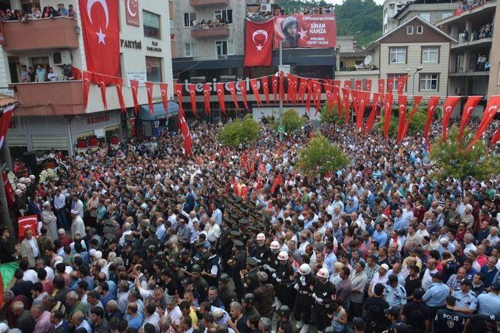 Şırnak’ta Şehit Olan Trabzonlu Asker Son Yolculuğuna Uğurlandı G4