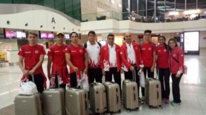 Mersinli Lise &Ouml;ğrencisi Ersu Şaşma, Sırıkla Atlamada D&uuml;nya Şampiyonu Oldu