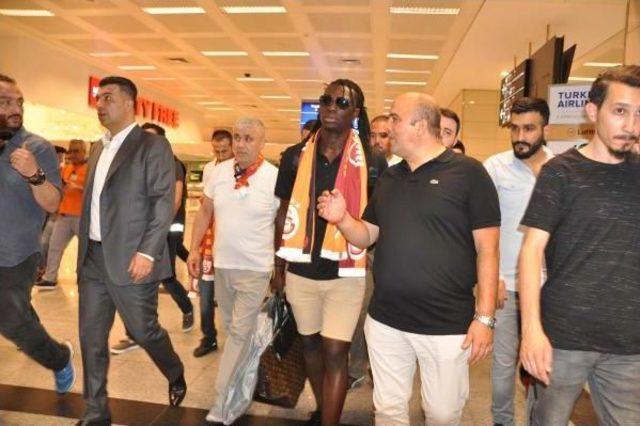 Gs'nin Gomis'i Geldi