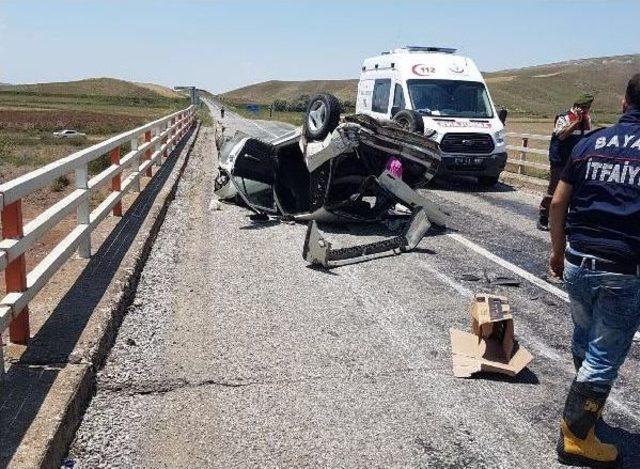 Takla Atan Otomobilden Fırlayan 2 Kişiyi Yolcu Otobüsü Ezdi