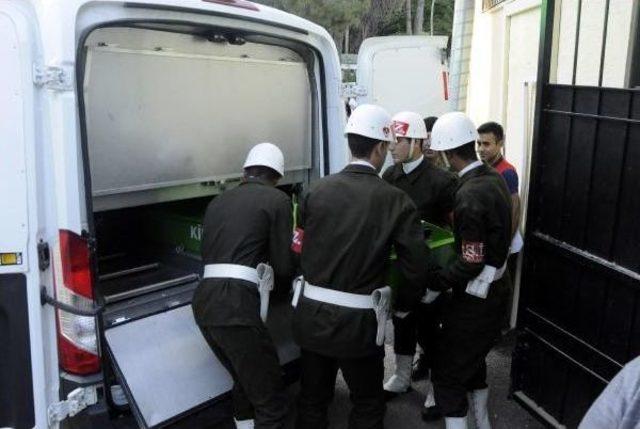 Kilis'te Askeri Araç Ile Kamyon Çarpıştı: 1 Şehit, 6 Yaralı (3)
