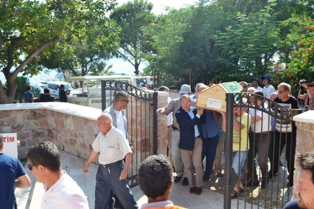 Davutoğlu&rsquo;nun Acı G&uuml;n&uuml;