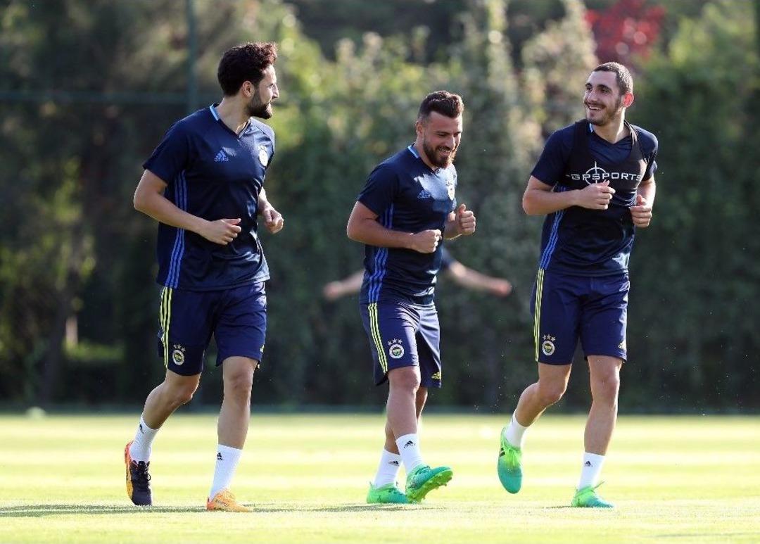 Fenerbah&ccedil;e, Yeni Sezon Hazırlıklarını S&uuml;rd&uuml;rd&uuml;