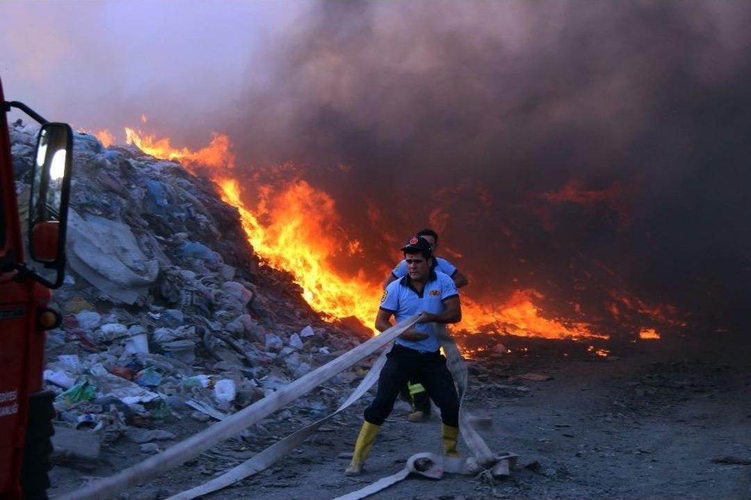 &Ccedil;&ouml;pl&uuml;kte Korkutan Yangın