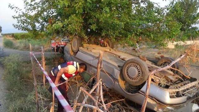 Çanakkale'de Takla Atan Otomobilin Sürücüsü Öldü