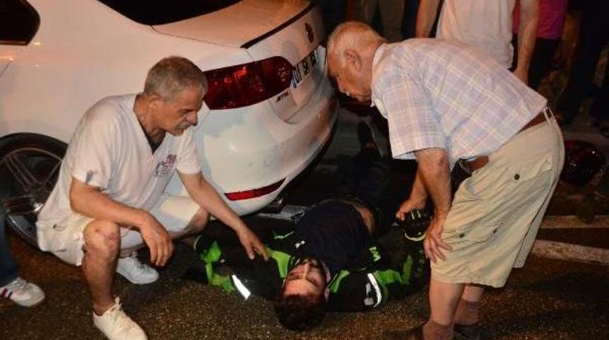 Motosiklet, Hafif Ticari Araca &Ccedil;arptı: 1 &Ouml;l&uuml;, 1 Yaralı