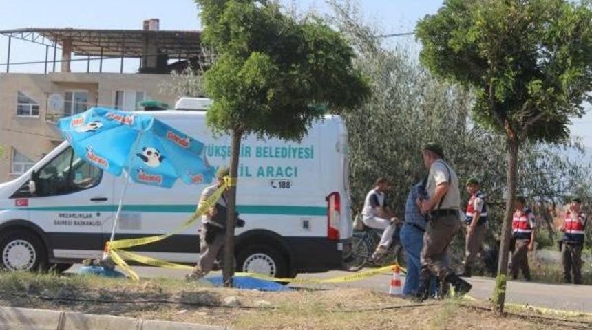 Otomobilin &Ccedil;arptığı Yaşlı Adam Hayatını Kaybetti