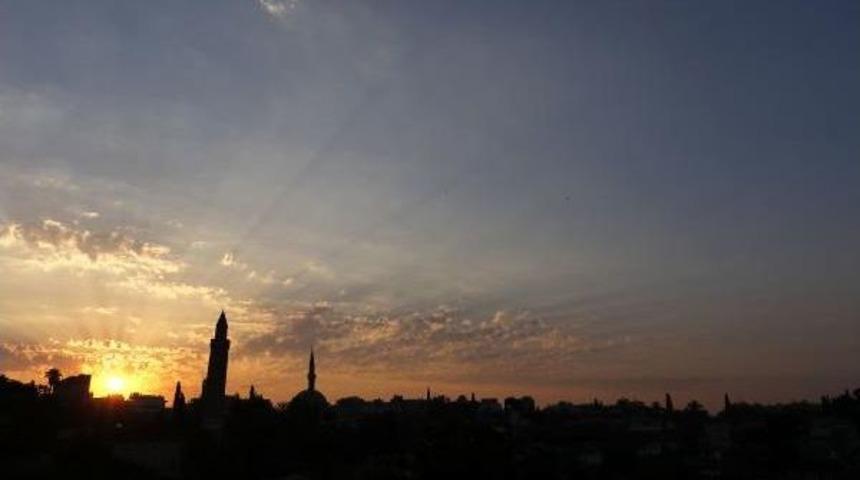 Antalya'da G&uuml;ndoğumu Manzarası