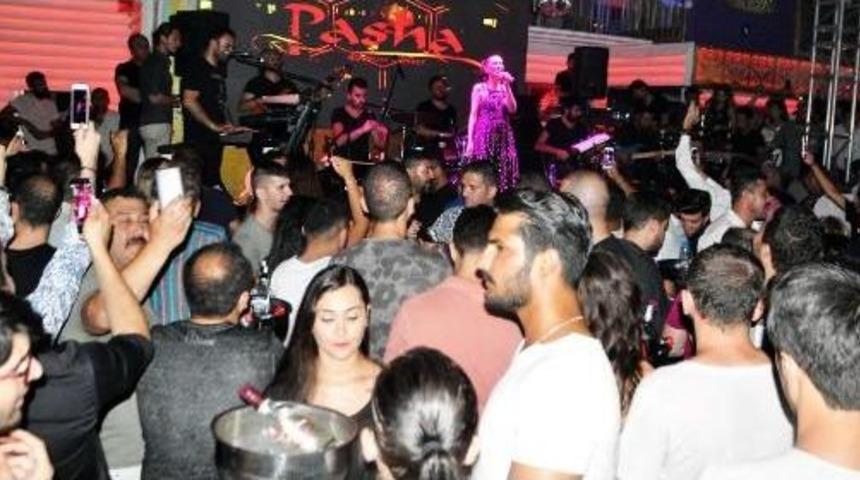 Yıldız Tilbe, Bodrum'da Sahne Aldı