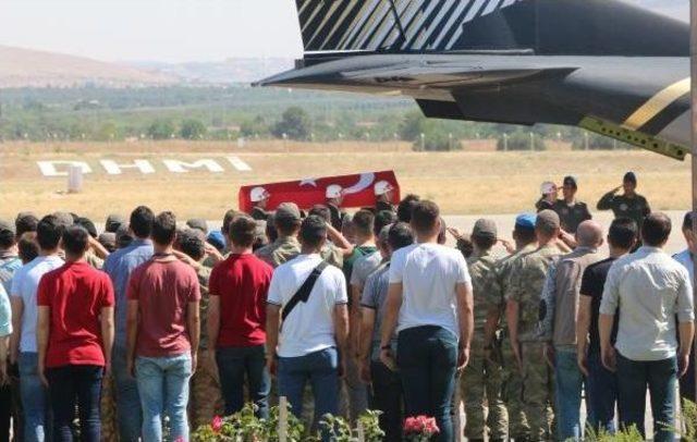 Kaza Şehidi Askerler, Memleketlerine Uğurlandı