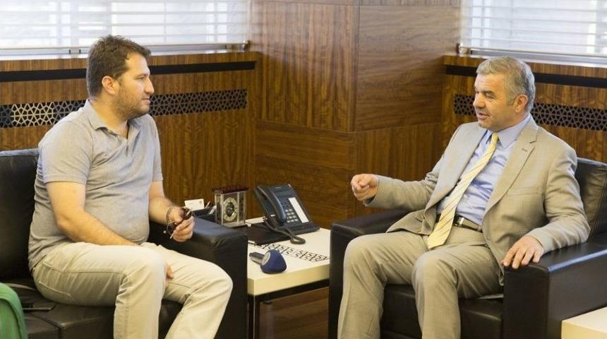 Diriliş Ertuğrul&rsquo;un Yapımcısı Mehmet Bozdağ, B&uuml;y&uuml;kşehir Belediyesi Dergileri İ&ccedil;in Başkan &Ccedil;elik&rsquo;e Teşekk&uuml;r Etti