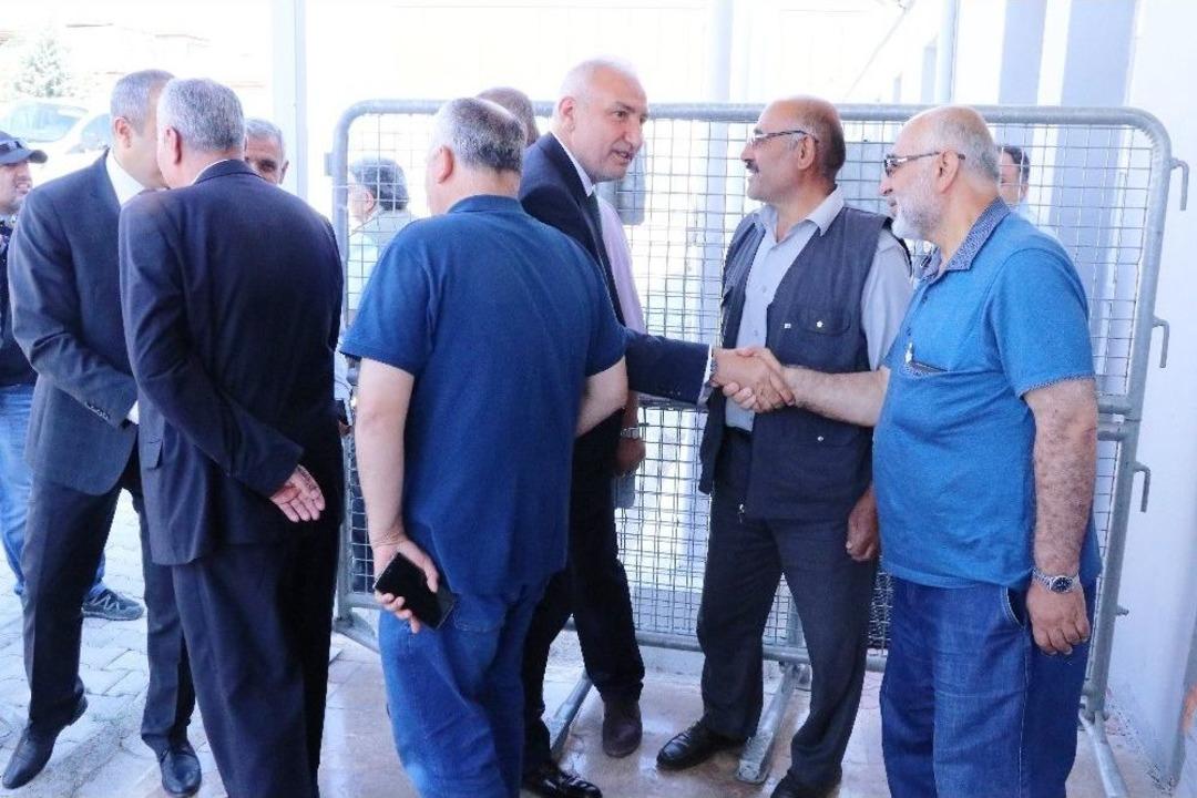 Malatya&rsquo;da Darbe Girişimi Davası &Ouml;ncesi Sanıklara Tepki