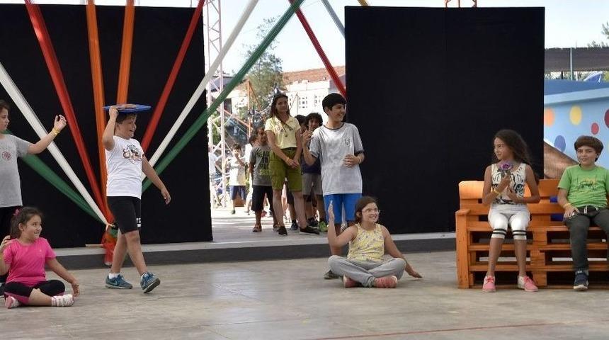 Teneff&uuml;s Park&rsquo;ta Mezuniyet Heyecanı