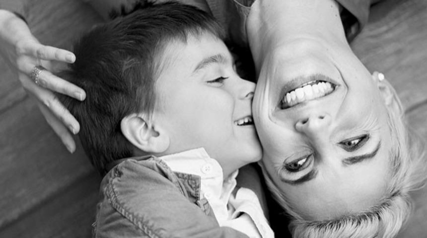 Annelerin &ccedil;ocuklarına s&ouml;yledikleri tatlı yalanlar