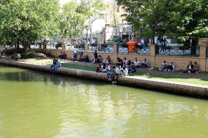 Sıcak Hava Eskişehir Halkını Bunalttı G3