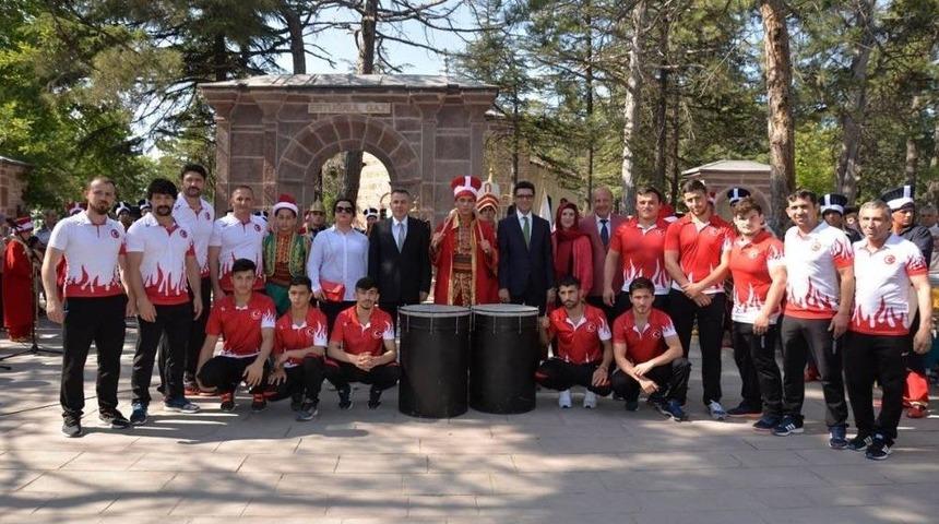 Güreş Milli Takımı Söğüt’ten Almanya’ya Mehter Takımı Eşliğinde Uğurlandı