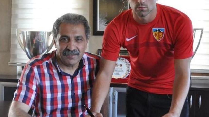 Kayserispor'da Meleg Imzalayıp Sezon A&ccedil;ılışına Katıldı