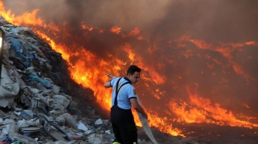 &Ccedil;&ouml;pl&uuml;k Yangını Kontrol Altına Alındı