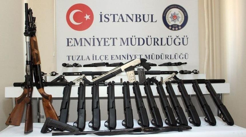 Tuzla&rsquo;da Yasadışı Silah Ticareti Operasyonu: 31 T&uuml;fek Ele Ge&ccedil;irildi