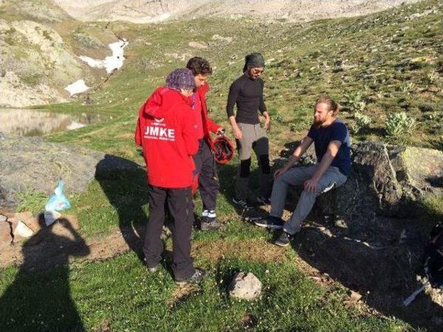 Uludağ’In Eteğindeki Kampta Ayı Paniği