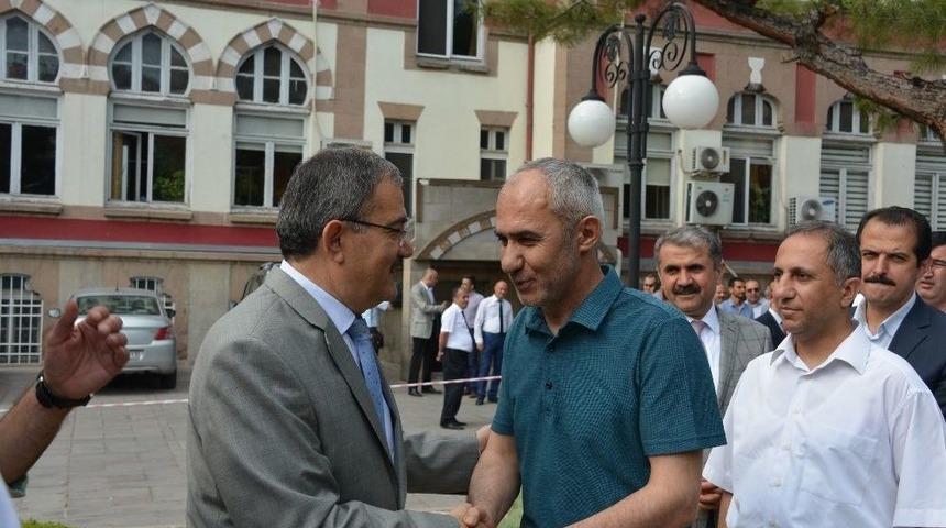 Sel&ccedil;uk &Uuml;niversitesinde Bayramlaşma T&ouml;reni