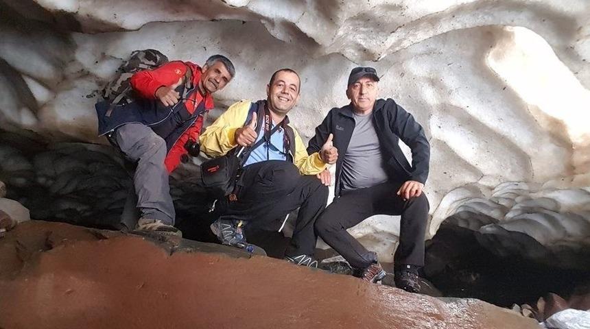 Hakkari&rsquo;deki Yaylalarda 4 Mevsim Bir Arada Yaşanıyor