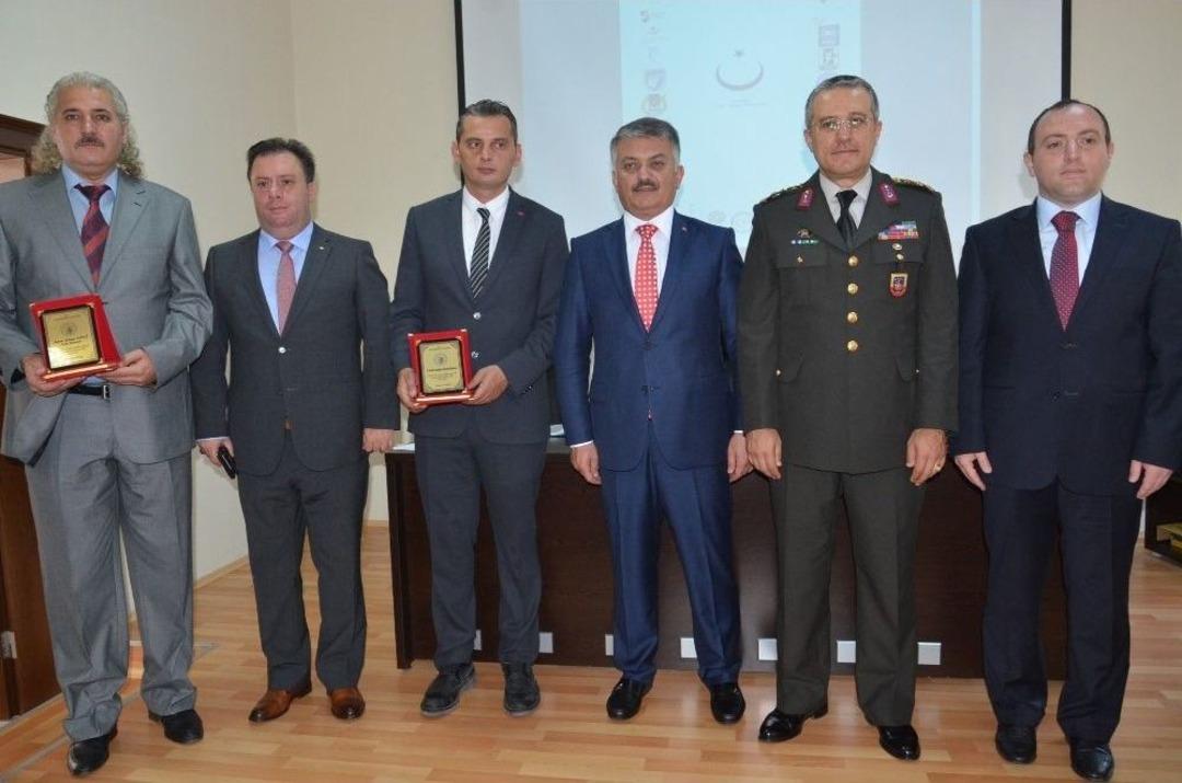 Uyuşturucuyla M&uuml;cadele Eden Kurumlar &Ouml;d&uuml;llendirildi