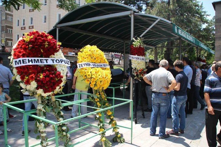 Hayatını Kaybeden Yaşlanma Hastası Gamze Son Yolculuğuna Uğurlandı G3