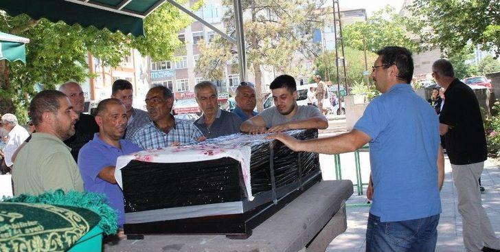Hayatını Kaybeden Yaşlanma Hastası Gamze Son Yolculuğuna Uğurlandı G4