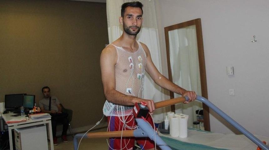 Karab&uuml;kspor&rsquo;da Futbolcular Sağlık Kontrol&uuml;nden Ge&ccedil;ti