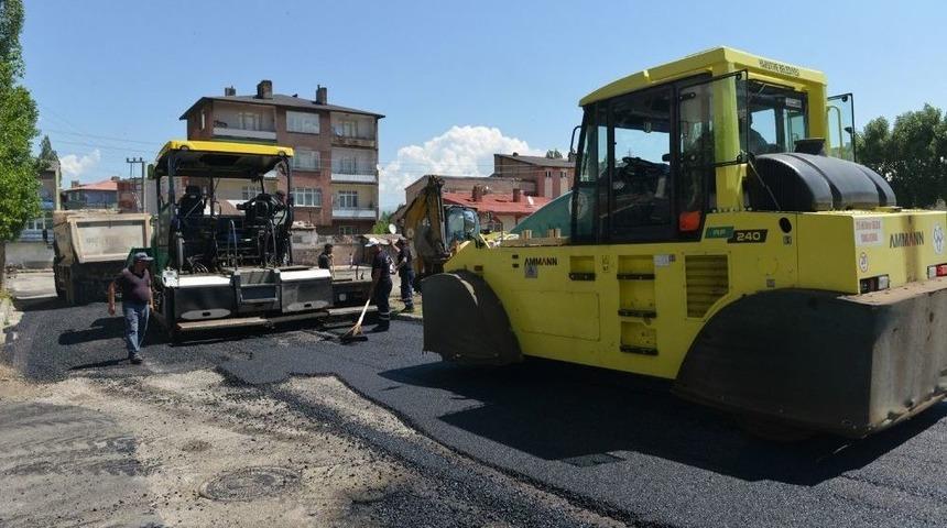 Yakutiye&rsquo;den Yukarı Sanayi Mahallesi&rsquo;ne 6 Bin Ton Asfalt