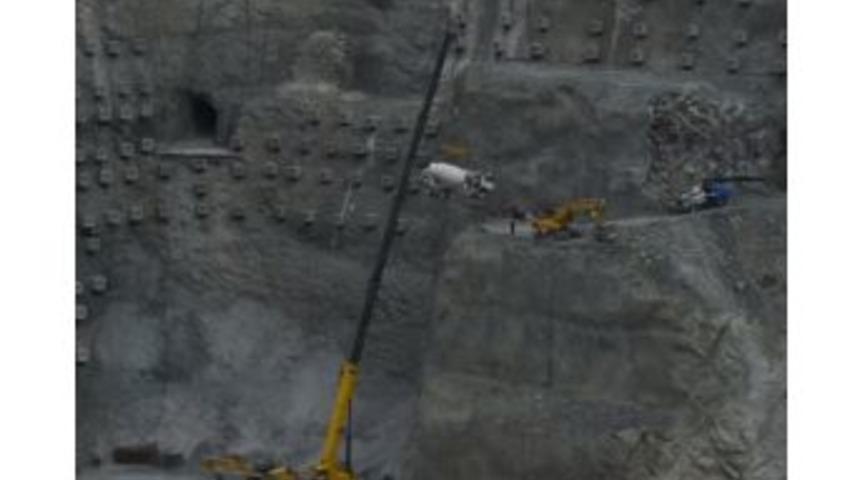 İş Makinalarını Vin&ccedil;lerle Taşıyorlar