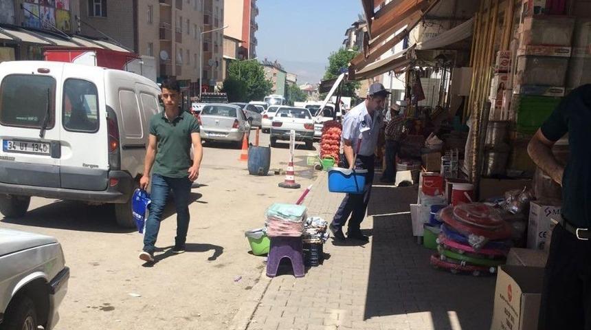 Kaldırımları İşgal Edenlere Cezai İşlem Uygulanıyor