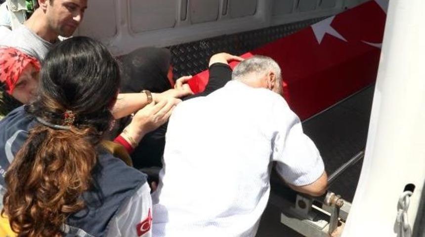 Şehit Annesi: Ben Seni B&ouml;yle Mi G&ouml;recektim