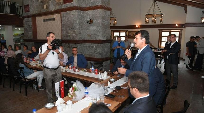 Kaymakam &Uuml;nl&uuml;&rsquo;ye Veda Yemeği