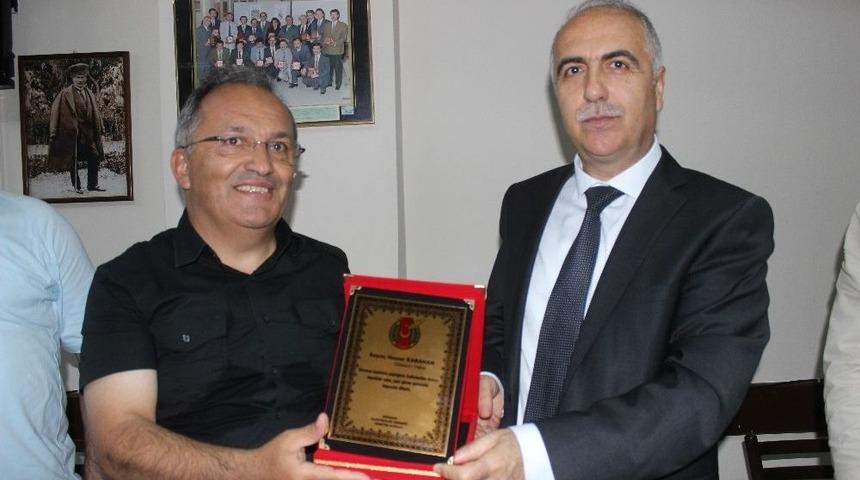 Vali Hasan Karahan, Veda Turları Kapsamında Giresun&rsquo;da Gazetecilerle Buluştu