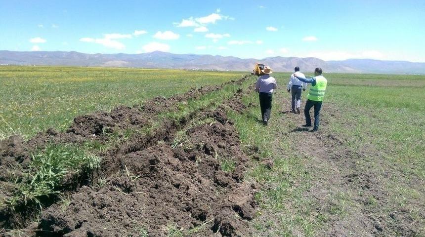 &Ccedil;aldıran&rsquo;da Susuz Tarım Arazileri, Yeniden Tarıma Kazandırılıyor