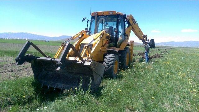 Çaldıran’da Susuz Tarım Arazileri, Yeniden Tarıma Kazandırılıyor